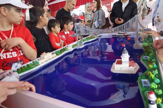 Şanlıurfa'da çocuklar, TEKNOFEST'te Sahil Güvenlik bot simülatöründe heyecan yaşadı