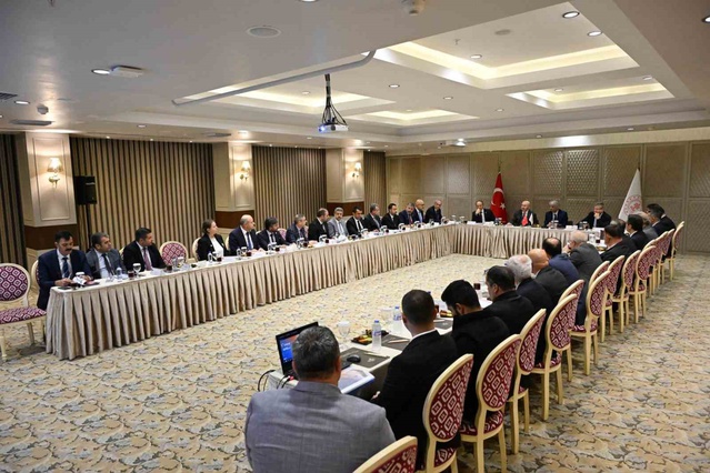 Karahayıt'a doğalgaz için boru hattının yüzde 80'i tamamlandı, 30 Aralık hedefleniyor