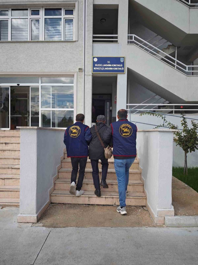 JASAT takibiyle Bilecik merkezde yakalanan şahıs tehdit suçundan aranıyordu