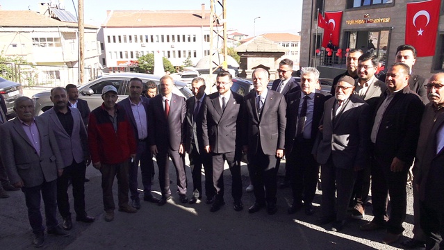 Kayseri'de 6 Şubat depremlerinde yıkılan Yeşilhisar belediye binası törenle açıldı