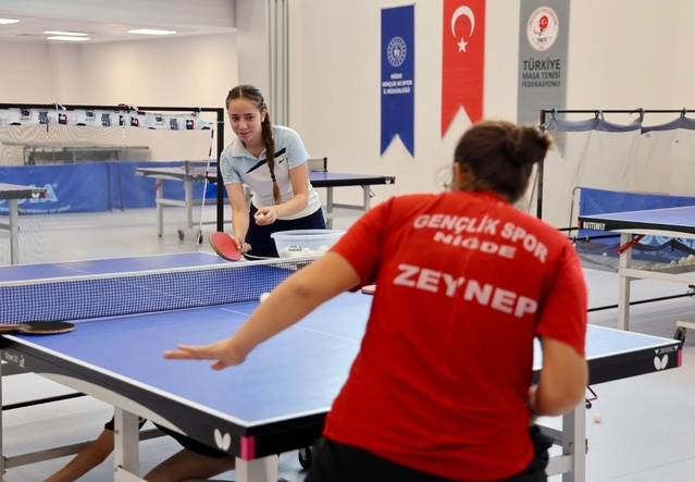 Niğde'de masa tenisi müsabakaları 8 Ekim'de 5 Şubat Kapalı Spor Salonu'nda yapılacak