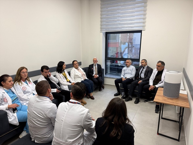 Eskişehir İl Sağlık Müdürü Bildirici, Şirintepe ASM'de sağlık çalışanlarıyla görüştü