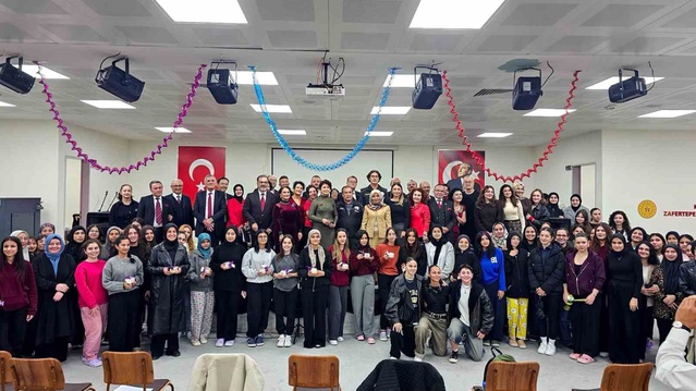 Kütahya'da kız yurdundaki Türk sanat müziği konseri öğrencilere keyifli anlar yaşattı