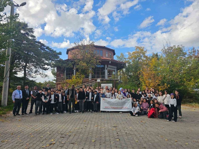 Kütahya DKMP, 70 öğrenciye Çamlıca Tabiat Parkı'nda doğa eğitimi verdi