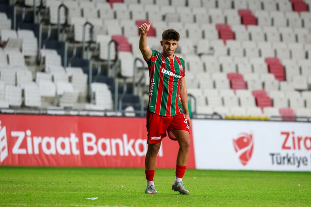 Eren Arda Şan'ın 2 golüyle Karşıyaka 1923 Afyonkarahisarspor'u 3-1 yenip 2'de 2 yaptı