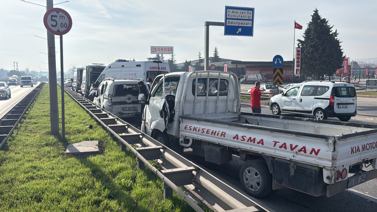 Ankara istikametinde kaza: 4’ü çocuk 7 yaralı