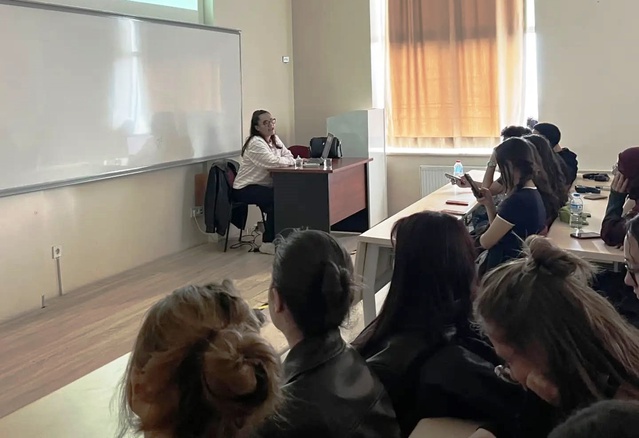 Aile ve Sosyal Hizmetler, DPÜ'de genç kadınlara dijital şiddet eğitimi verdi