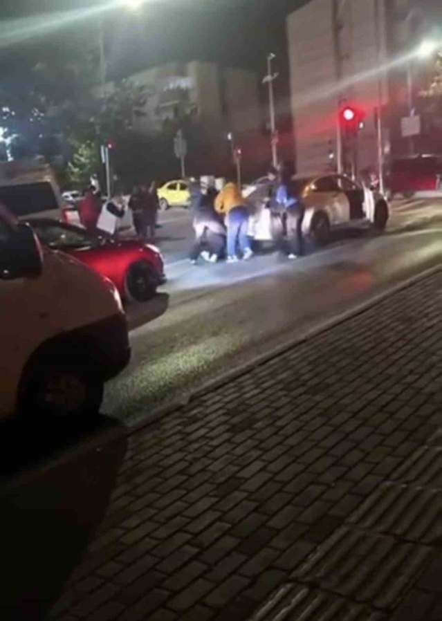 Bursa Yıldırım'da iki ailenin kavgasını polis ayırdı, bazı kişiler gözaltına alındı