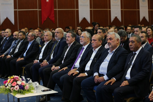 Memur-Sen Genel Başkanı Yalçın, sendikacıya iradeli olmayı ve 5 'i'yi anlattı