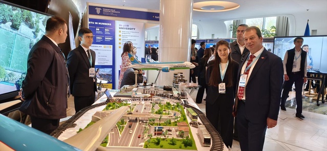 Taşkent'te 1500'ü aşkın katılımcılı foruma Dicle Üniversitesi Rektörü Eronat katıldı