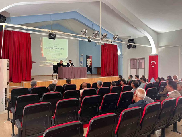 Diyarbakır Dicle'de Kaymakam Atış, muhtarları dinleyip Muhtarlar Günü'nü kutladı