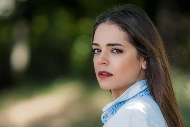 İlk kez anne olacak İpek Karapınar doğum için gün sayıyor