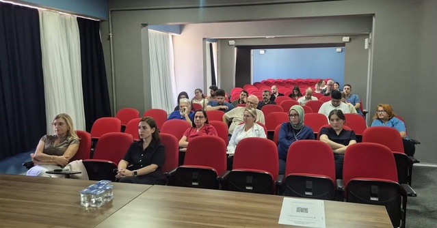 Uzm. Dr. Merve Kılınç, Söke'de sağlık personeline diyabet protokolü eğitimi verdi.