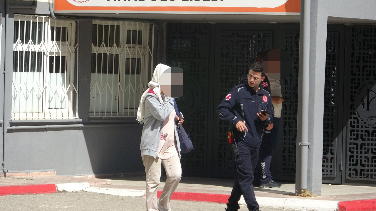 KPSS sınavı yapılan okulda kilitli kalan vatandaş kurtarıldı