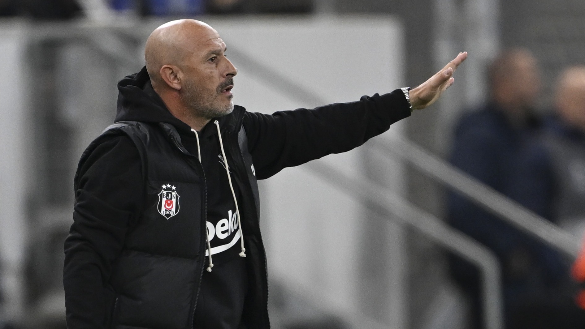Italiano. "Avrupa'da iyi işler yapacağız. Bunun için söz veriyorum."