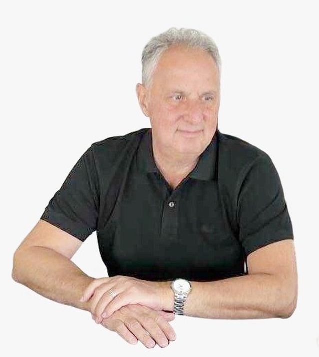 Düzce basın camiası TRT muhabiri Levent Öztürk'ü kalp krizi sonucu kaybetti