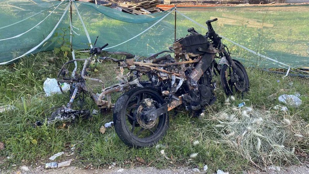 Kocaeli Başiskele'de motosikletten çıkan yangın 3 aracı kullanılamaz hale getirdi