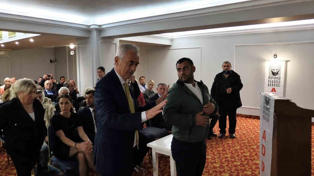 Bandırma'da Süheyl Batum ile CHP ilçe başkanı arasında mutlak butlan tartışması çıktı