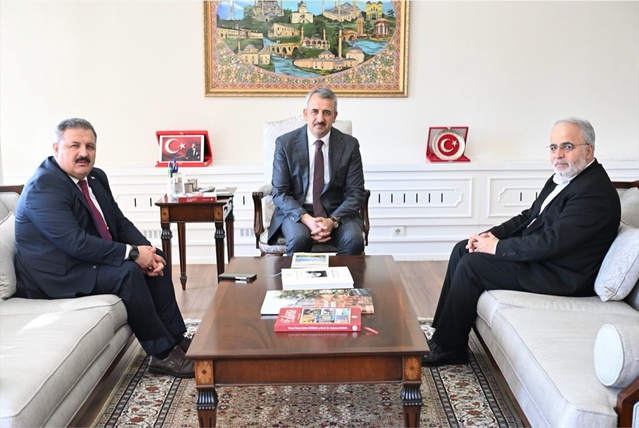 Diyanet Müşaviri İşliyen, Edirne Valisi Sezer'i makamında ziyaret etti