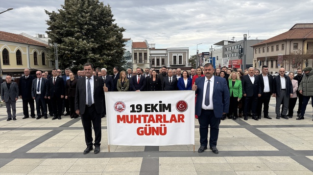 Edirne'de muhtarlar Muhtarlar Günü'nde anıta yürüdü, Kıyga köprü rolünü vurguladı
