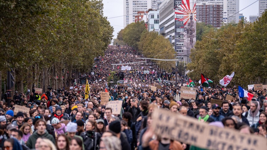 Fransa'da Danıştay Paris'teki Sarı Yelekliler eylemi için hükümetin belirlediği güzergahı onayladı