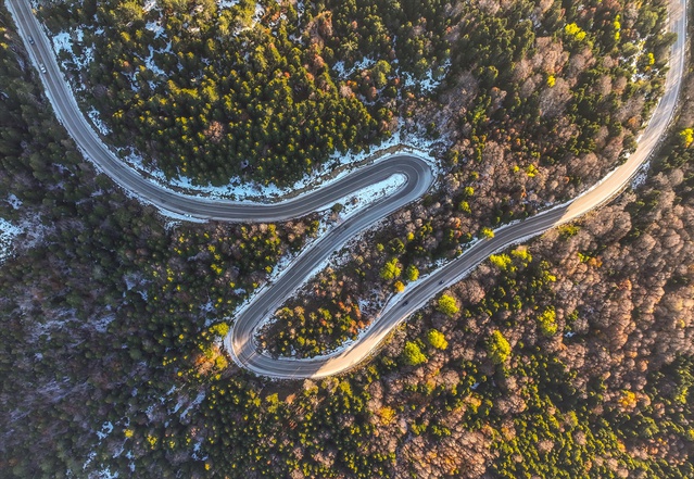 Uludağ'da sonbahar renkleri yüksek rakımlarda yerini karın beyazına bırakıyor