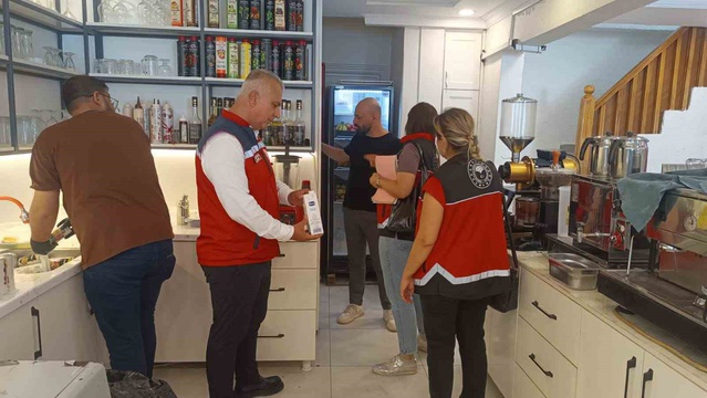 İskenderun'da gıda satış yerleri İlçe Tarım ekiplerince denetlendi, hijyen incelendi