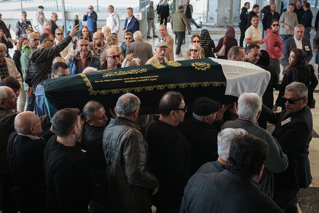 90 yaşındaki Bektaşi kanaat önderi Ali Haydar Ercan, İzmir Bornova'da toprağa verildi