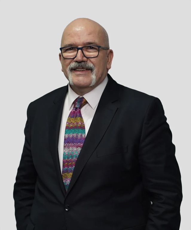 Prof. Dr. Üner çocuk obezitesinde yaşam koşullarının belirleyici olduğunu söyledi
