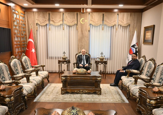 Diyarbakır Valisi Zorluoğlu, yeni İl Müftüsü Fakirullahoğlu'nu kabul etti