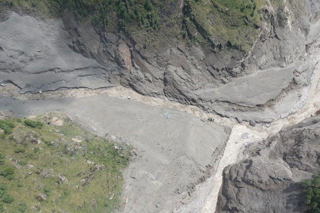Nepal'deki Himlung Himal çığında 15 yerel rehberin cenazesi Katmandu'ya gönderildi