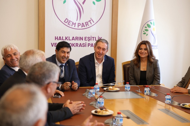 DEM Parti, Kars Ticaret ve Sanayi Odası heyetiyle ticari, tarımsal sorunları görüştü.