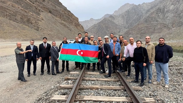 Zengezur Koridoru'nda 55 kilometrelik hattın yenileme çalışmaları sürüyor