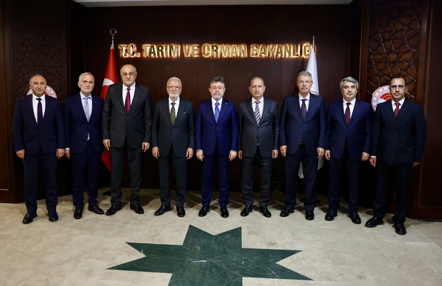 Şeker sektörü temsilcileri, Tarım Bakanı Yumaklı ve Elitaş'la bir araya geldi