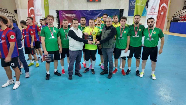 Eskişehir'de 4. Kamu Spor Oyunları futsal finalini TÜRASAŞ kazandı