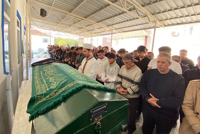 Aydın Nazilli'de eski erkek arkadaşının vurduğu 20 yaşındaki genç kız defnedildi