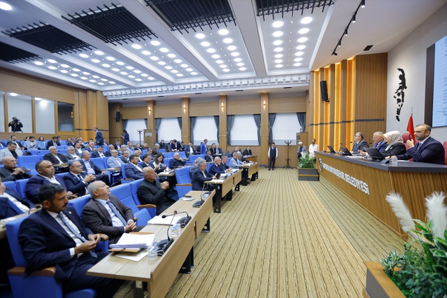 Kayseri Büyükşehir meclisinde raylı sistem devri ve 94 gündem maddesi kabul edildi