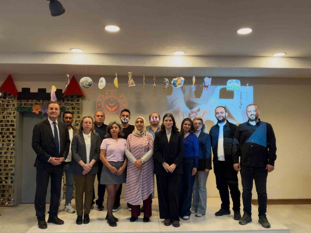 Düzce'de kültür turizm personeline kütüphanede psikolojik ilk yardım eğitimi verildi