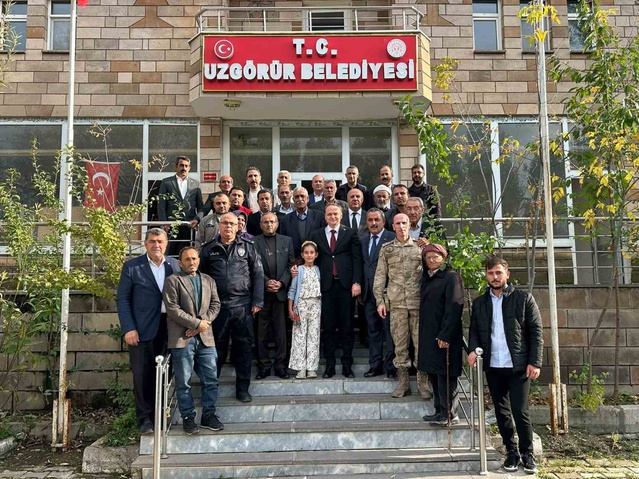 Bulanık Kaymakamı Koşansu, Erentepe ve Uzgörür ziyaretinde cami inşaatını inceledi