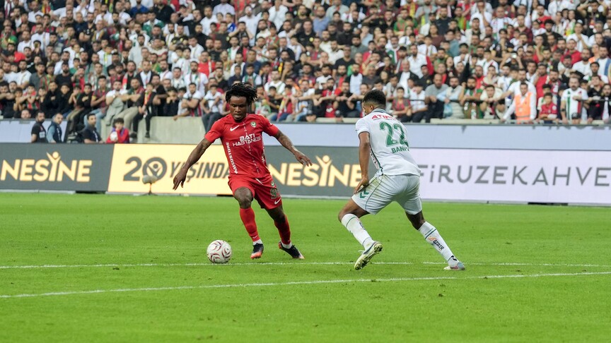 Amed Sportif Faaliyetler, sahasında TÜMOSAN Konyaspor'u 1-0 yendi