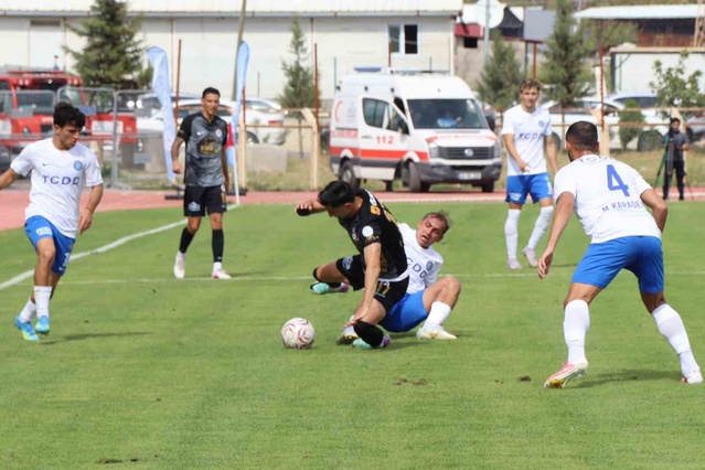 Kahramanmaraş İstiklalspor, Taner Gümüş'ün golüyle Ankara Demirspor'u 1-0 yendi