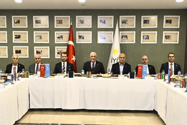 İYİ Parti Genel Başkanı Dervişoğlu, yasama yılı öncesi İYİ Partili vekillerle buluştu