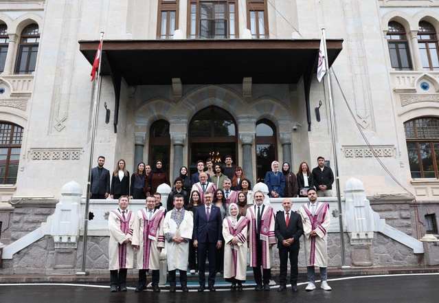 İletişim Başkanı Duran, ASBÜ açılış dersinde stratejik iletişime dikkati çekti