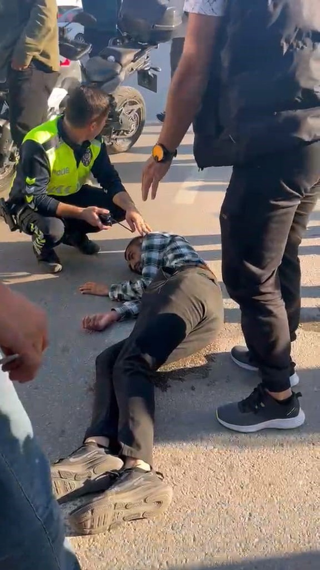 Bursa İnegöl'de özel halk otobüsü, 24 yaşındaki gence çarparak yaraladı