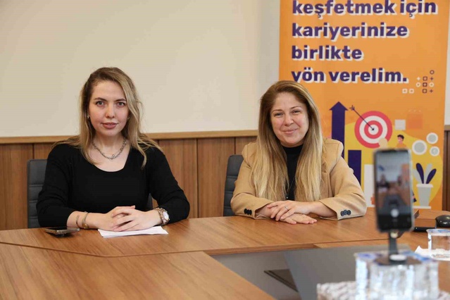 Düzce Üniversitesi Kariyer Merkezi öğrenci ve mezunlara sosyal medyada yayın yaptı