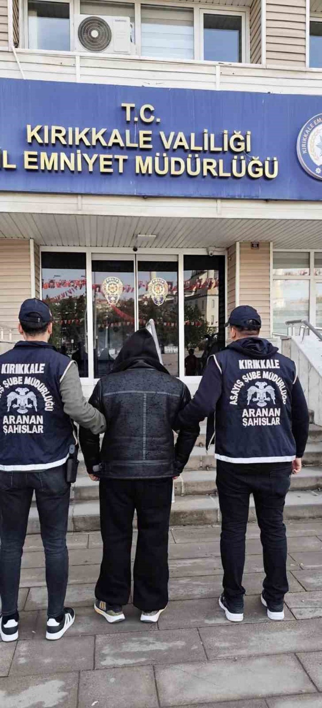 Kırıkkale polisi 8 yıl 4 ay hapis cezası bulunan uyuşturucu hükümlüsünü yakaladı