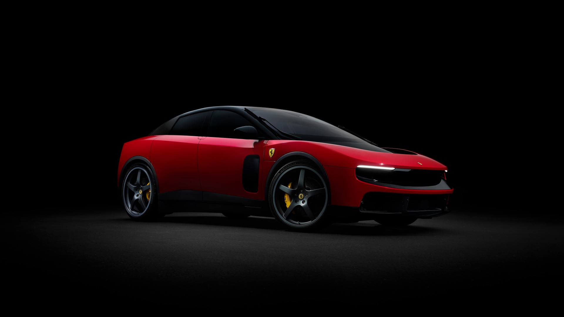 Ferrari'nin ilk elektrikli modeli Luce'nin fiyatı belli oldu