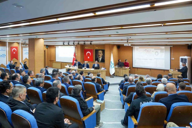 Hakkari'de 70,4 milyar TL'lik 260 projede yıl ödeneğinin yüzde 49,57'si harcandı