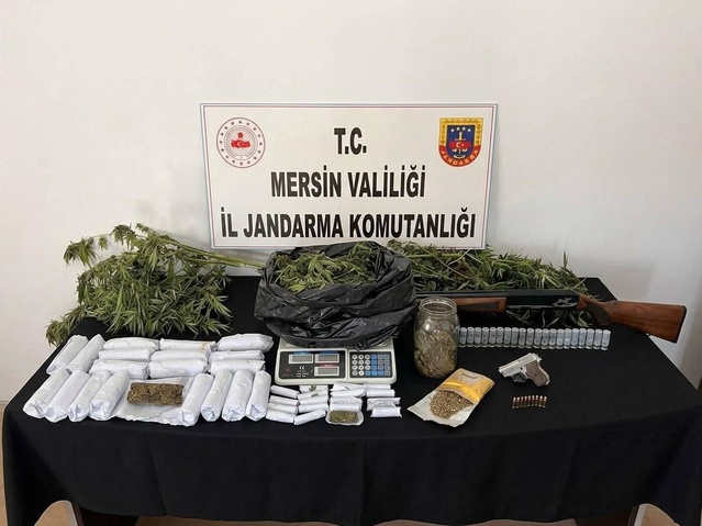 Mezitli'de 4 kilo 670 gram esrar bulundu, Mersin'de 4 şüpheli tutuklandı