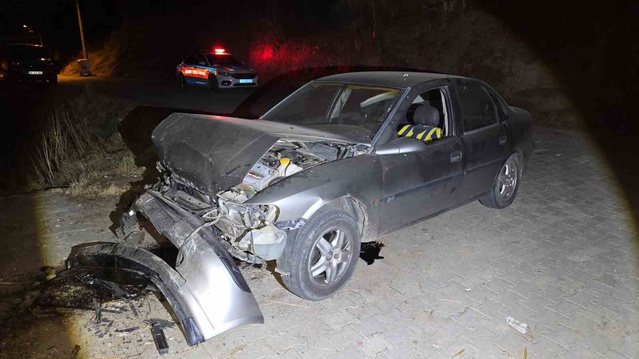 Aydın Nazilli'de uçurumdan piknik alanına düşen otomobildeki yaralı sürücü kurtarıldı